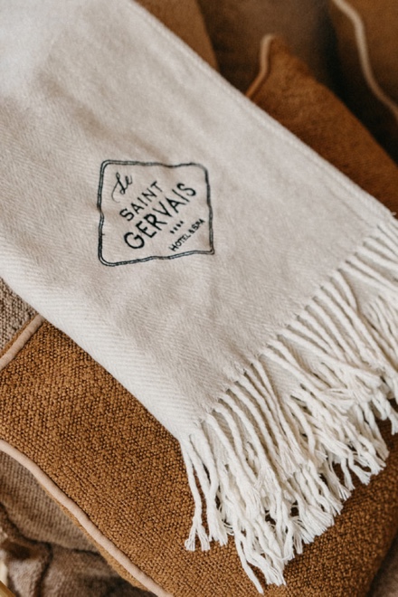 Identité graphique par l'Agence MOHA pour le Saint Gervais Hôtel & Spa Handwritten Collection à Saint-Gervais-les-Bains