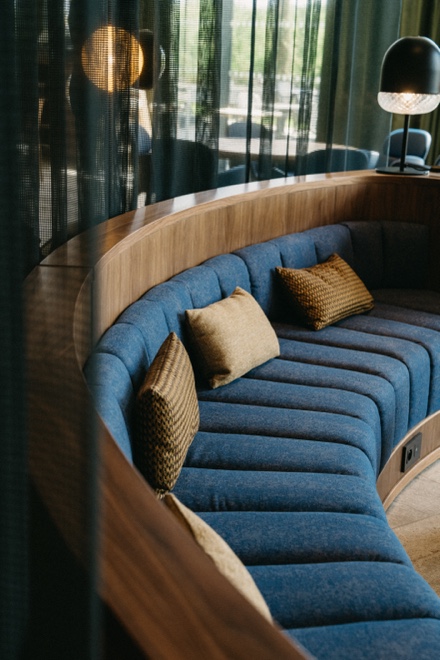 Architecture intérieure par MOHA pour Hôtel Courtyard by Marriott Lyon Eurexpo Stadium (Lyon – Genas)