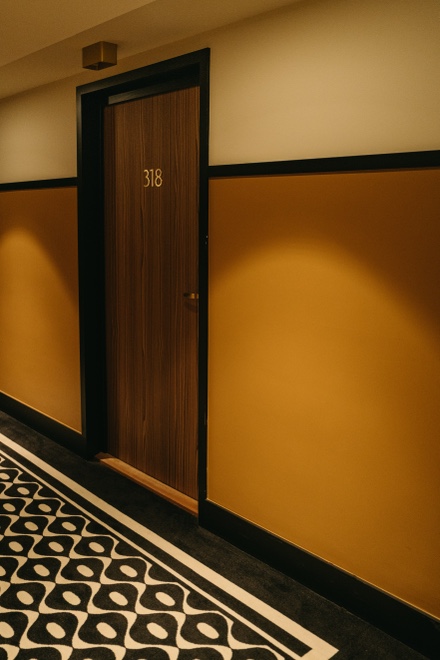 Identité graphique par l'Agence MOHA pour l'hôtel Yac Paris Clichy à Clichy